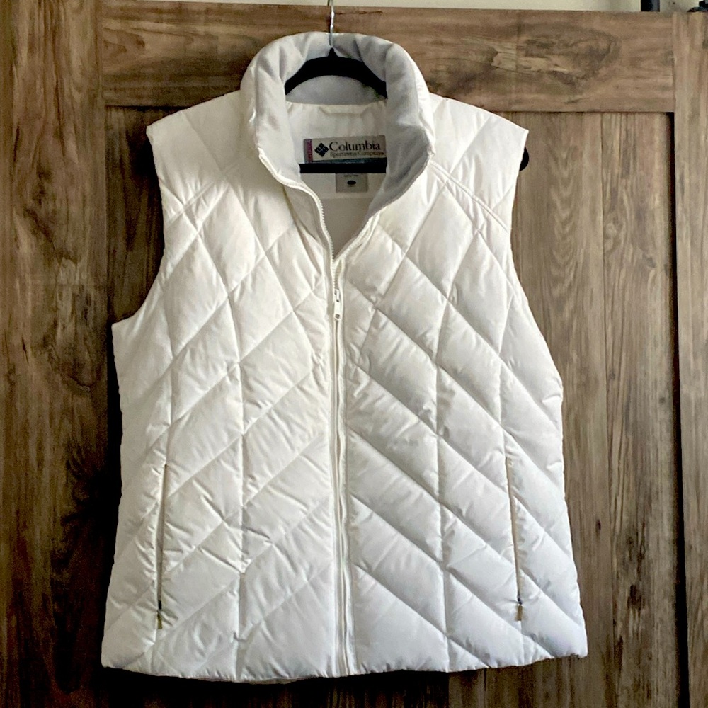 Women’s Columbia Large White Vertex Down Insulated Vest. 100% Poly Shell & Lined